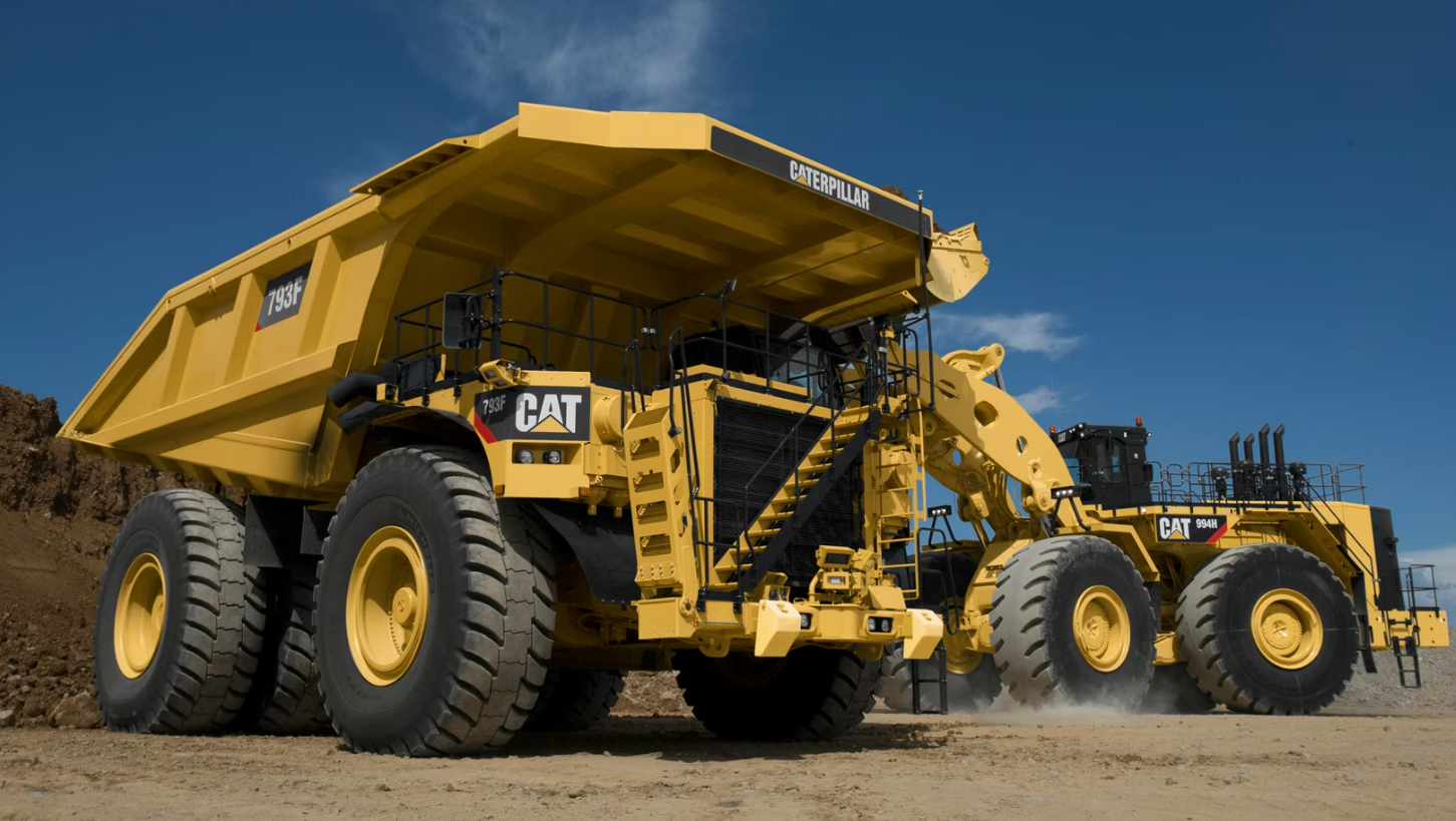 Mining Wide-Body Dump Trucks in Transition: Balancing Diesel, Electric